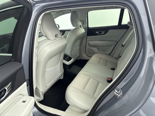 Volvo  V60 2.0 T6 Plug-in hybrid AWD Plus Bright | Trekhaak | PDC V+A en Camera | Stoel verwarimg - Ventilat... ActivLease financial lease