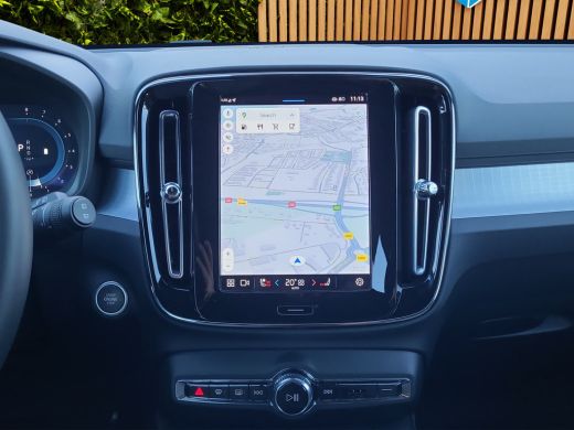 Volvo  XC40 2.0 B4 Plus Dark | Trekhaak | Camera | Stuur/stoelverwarming | Harman/Kardon ActivLease financial lease