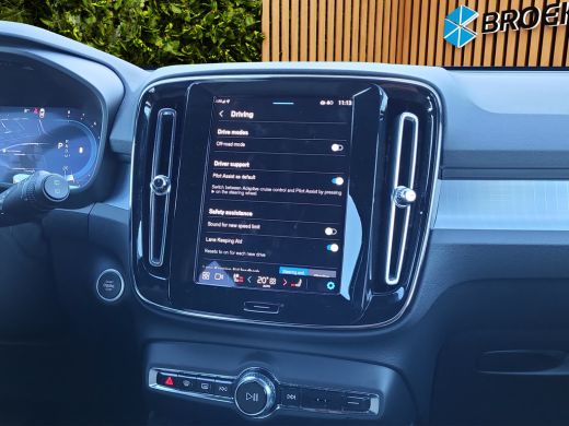 Volvo  XC40 2.0 B4 Plus Dark | Trekhaak | Camera | Stuur/stoelverwarming | Harman/Kardon ActivLease financial lease