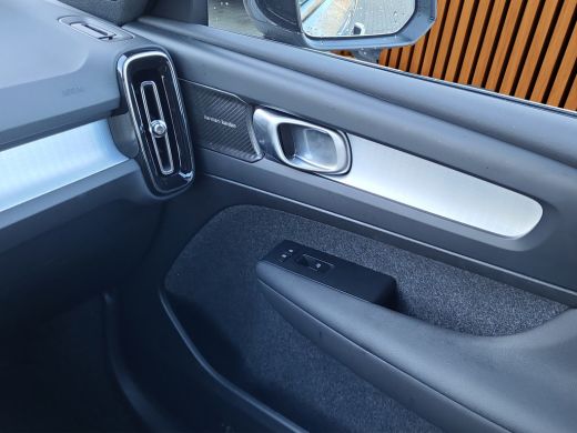 Volvo  XC40 2.0 B4 Plus Dark | Trekhaak | Camera | Stuur/stoelverwarming | Harman/Kardon ActivLease financial lease