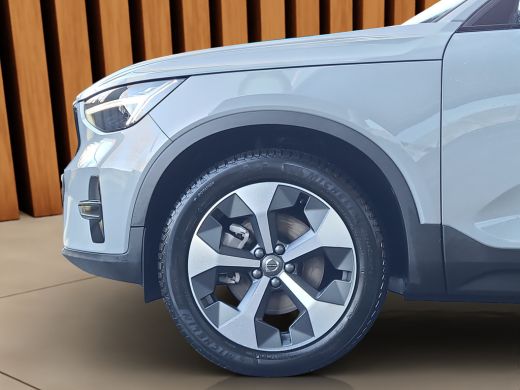 Volvo  XC40 2.0 B4 Plus Dark | Trekhaak | Camera | Stuur/stoelverwarming | Harman/Kardon ActivLease financial lease