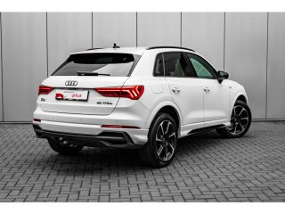 Audi Q3 45 TFSI e S line 245pk | Trekhaak | Sonos Audio | 360 Camera | Stoelverwarming Voor | Zwart Optie...