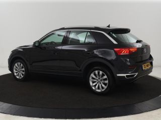 Volkswagen T-Roc 1.0 TSI Style | Carplay | Adaptive cruise | Parkeerhulp | Climate control | Bluetooth | 17'' | Bl...