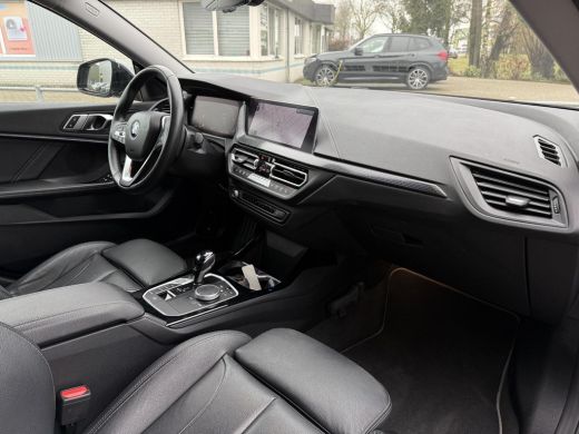 BMW 2 Serie Gran Coup&eacute; 218i Aut. Sport Edition | LED | Sport Leder | Navi | Camera | ActivLease financial lease