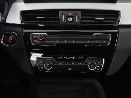BMW X1 sDrive20i Executive | Sportstoelen | Head-Up | Full LED | Navigatie | DAB | Climate control | Par... ActivLease financial lease