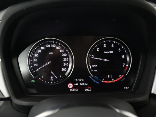 BMW X1 sDrive20i Executive | Sportstoelen | Head-Up | Full LED | Navigatie | DAB | Climate control | Par... ActivLease financial lease