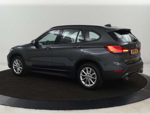 BMW X1 sDrive20i Executive | Sportstoelen | Head-Up | Full LED | Navigatie | DAB | Climate control | Par... ActivLease financial lease