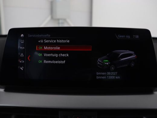 BMW X1 sDrive20i Executive | Sportstoelen | Head-Up | Full LED | Navigatie | DAB | Climate control | Par... ActivLease financial lease