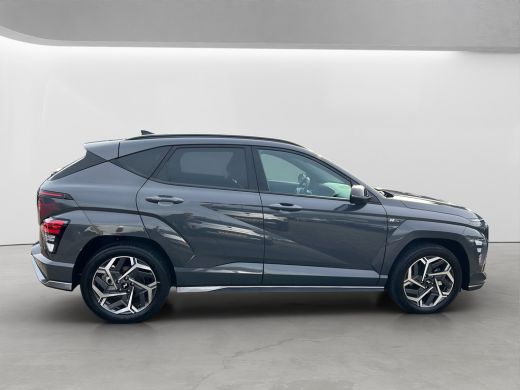 Hyundai Kona 1.6 GDI 141pk HEV N-Line | Premium audio | 360 camera | Bestuurdersstoel met geheugen | Adaptive ... ActivLease financial lease