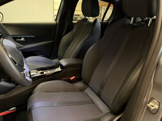 Peugeot 208 Hybrid 100 e-DCS6 GT Climate | Cruise | 17'' LMV | Apple Carplay/Android Auto | | Achterruitverwa... ActivLease financial lease