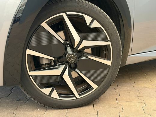 Peugeot 208 Hybrid 100 e-DCS6 GT Climate | Cruise | 17'' LMV | Apple Carplay/Android Auto | | Achterruitverwa... ActivLease financial lease