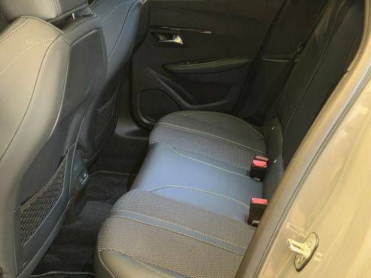 Peugeot 208 Hybrid 100 e-DCS6 GT Climate | Cruise | LMV 17'' | Apple Carplay/Android Auto | Camera | | Achter... ActivLease financial lease