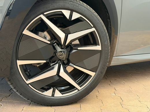Peugeot 208 Hybrid 100 e-DCS6 GT Climate | Cruise | LMV 17'' | Apple Carplay/Android Auto | Camera | | Achter... ActivLease financial lease