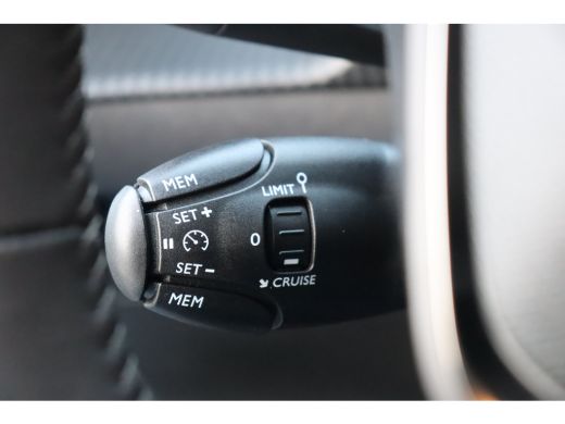 Peugeot e-208 EV 136PK ACTIVE PACK AUTOMAAT / NAVI / CLIMA / PDC / 16" LMV / CRUISECONTROL / I-COCKPIT / FULL-L... ActivLease financial lease