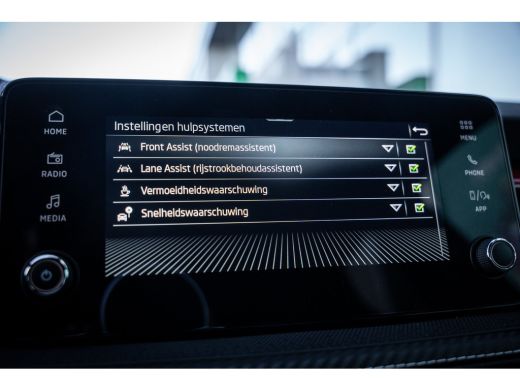 Skoda Fabia 1.0 TSI Monte Carlo | Achteruitrijcamera | Lichtmetalen velgen 5-spaaks 16" | Metaalkleur ActivLease financial lease