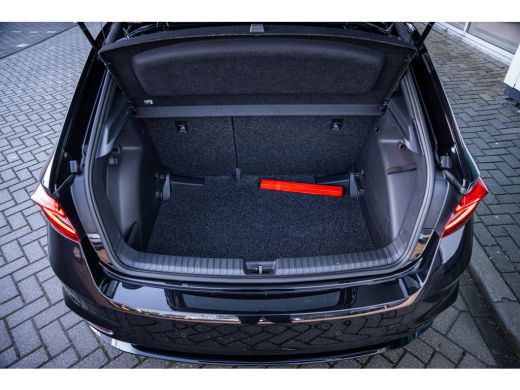 Skoda Fabia 1.0 TSI Monte Carlo | Achteruitrijcamera | Lichtmetalen velgen 5-spaaks 16" | Metaalkleur ActivLease financial lease