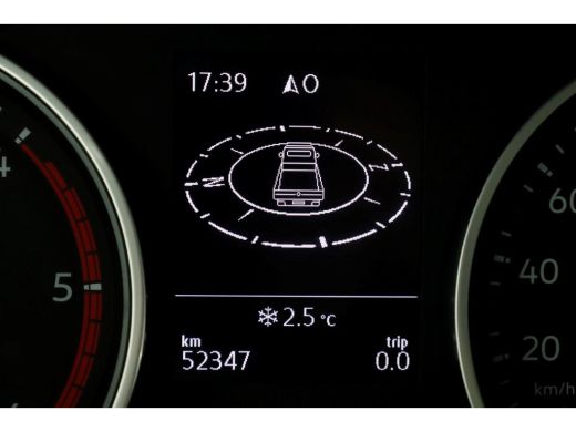 Volkswagen Crafter 35 2.0 TDI 177pk E6 Bakwagen met bovensluiter laadklep L445cm/Trekhaak 3000kg 05-2019 ActivLease financial lease