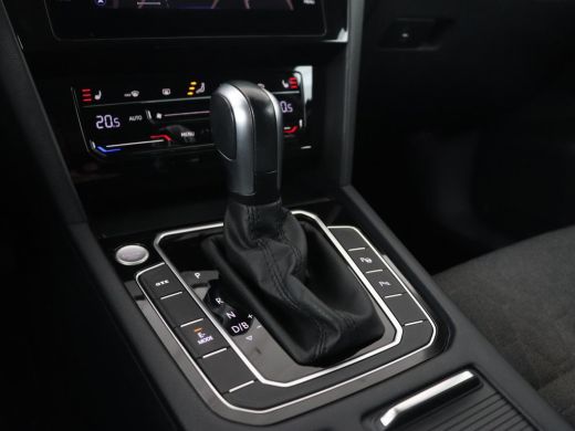 Volkswagen Passat 1.4 TSI PHEV GTE | Trekhaak | Stoelverwarming | Camera | Adaptive cruise | Carplay | Matrix LED |... ActivLease financial lease