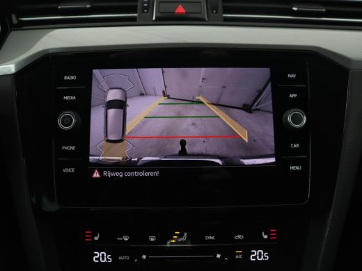 Volkswagen Passat 1.4 TSI PHEV GTE | Trekhaak | Stoelverwarming | Camera | Adaptive cruise | Carplay | Matrix LED |... ActivLease financial lease