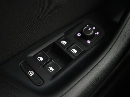 Volkswagen Passat 1.4 TSI PHEV GTE | Trekhaak | Stoelverwarming | Camera | Adaptive cruise | Carplay | Matrix LED |... ActivLease financial lease