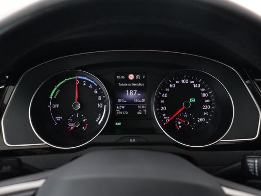 Volkswagen Passat 1.4 TSI PHEV GTE | Trekhaak | Stoelverwarming | Camera | Adaptive cruise | Carplay | Matrix LED |... ActivLease financial lease