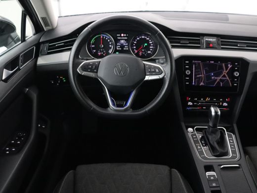 Volkswagen Passat 1.4 TSI PHEV GTE | Trekhaak | Stoelverwarming | Camera | Adaptive cruise | Carplay | Matrix LED |... ActivLease financial lease