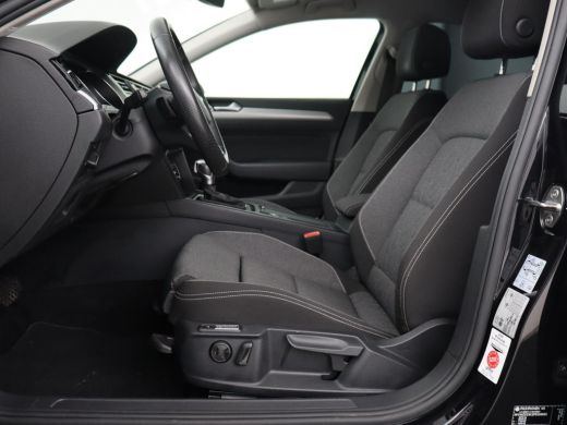 Volkswagen Passat 1.4 TSI PHEV GTE | Trekhaak | Stoelverwarming | Camera | Adaptive cruise | Carplay | Matrix LED |... ActivLease financial lease