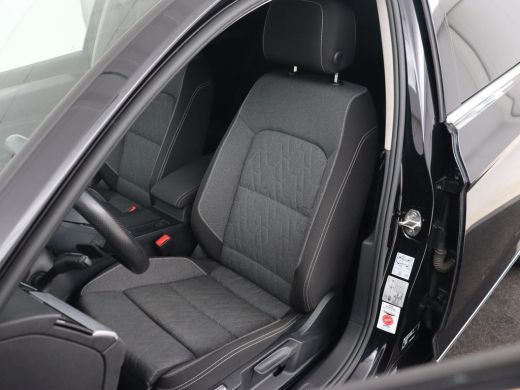 Volkswagen Passat 1.4 TSI PHEV GTE | Trekhaak | Stoelverwarming | Camera | Adaptive cruise | Carplay | Matrix LED |... ActivLease financial lease