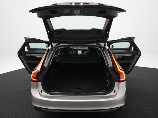 Volvo  V90 T8 AWD Ultra Executive Edition Dark Luchtvering | Bowers & Wilkins | Trekhaak | Massage | 360&deg; Ca... ActivLease financial lease