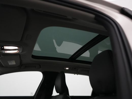 Volvo  V90 T8 AWD Ultra Executive Edition Dark Luchtvering | Bowers & Wilkins | Trekhaak | Massage | 360&deg; Ca... ActivLease financial lease