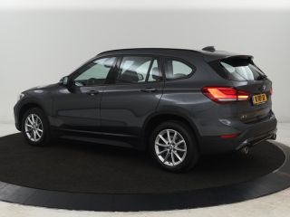 BMW X1 sDrive20i Executive | Sportstoelen | Head-Up | Full LED | Navigatie | DAB | Climate control | Par...