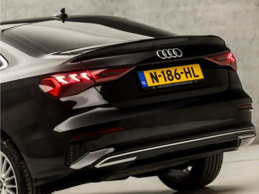 Audi A3 Limousine 30 TFSI Sport Automaat (APPLE CARPLAY, GROOT NAVI, CLIMATE, SPORTSTOELEN, GETINT GLAS, ... ActivLease financial lease