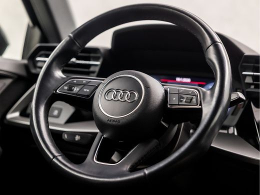 Audi A3 Limousine 30 TFSI Sport Automaat (APPLE CARPLAY, GROOT NAVI, CLIMATE, SPORTSTOELEN, GETINT GLAS, ... ActivLease financial lease