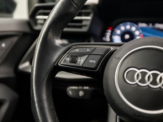 Audi A3 Limousine 30 TFSI Sport Automaat (APPLE CARPLAY, GROOT NAVI, CLIMATE, SPORTSTOELEN, GETINT GLAS, ... ActivLease financial lease