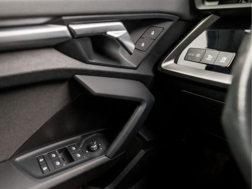Audi A3 Limousine 30 TFSI Sport Automaat (APPLE CARPLAY, GROOT NAVI, CLIMATE, SPORTSTOELEN, GETINT GLAS, ... ActivLease financial lease