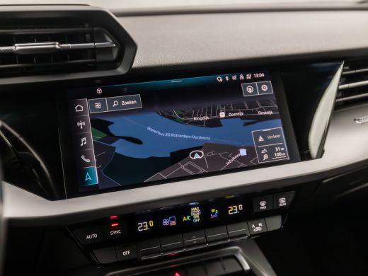 Audi A3 Limousine 30 TFSI Sport Automaat (APPLE CARPLAY, GROOT NAVI, CLIMATE, SPORTSTOELEN, GETINT GLAS, ... ActivLease financial lease