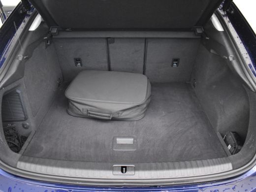 Audi Q3 45 TFSI e S Edition 245pk | 360 camera | schuif/kanteldak | Dodehoekdetectie | Adaptief cruise co... ActivLease financial lease