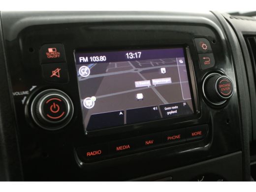 Citroën Jumper 30 2.2 BlueHDi L2H2 | DC | 6-Zits | Euro6 | Airco | Camera | Cruise | Trekh. | Navigatie ActivLease financial lease