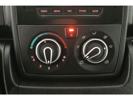 Citroën Jumper 30 2.2 BlueHDi L2H2 | DC | 6-Zits | Euro6 | Airco | Camera | Cruise | Trekh. | Navigatie ActivLease financial lease