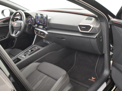 CUPRA Leon Sportstourer 1.4 e-Hybrid VZ Business 245pk | Panorama dak | Cruise control | Navigatie | Stuur & Stoelverwarm... ActivLease financial lease