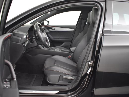 CUPRA Leon Sportstourer 1.4 e-Hybrid VZ Business 245pk | Panorama dak | Cruise control | Navigatie | Stuur & Stoelverwarm... ActivLease financial lease