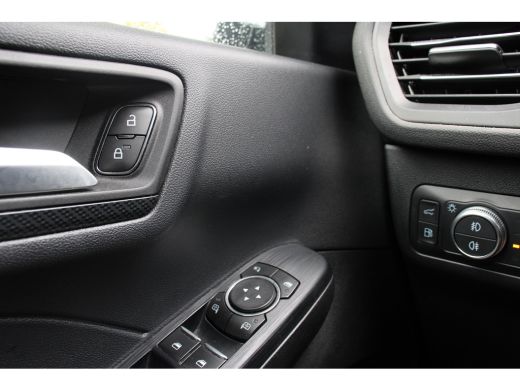 Ford Kuga 2.5 PHEV ST-LINE X | DEALER OH! | 20" LMV | ADAPTIVE CRUISE | WINTERPACK | EL. ACHTERKLEP | HEAD-... ActivLease financial lease