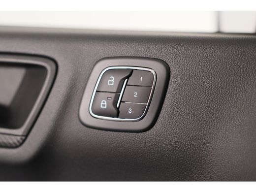 Ford Kuga Plug-In Hybrid ST-Line X | Trekhaak Elek. Wegklapbaar | Elek. Panoramadak | Winter Pack | Matrix ... ActivLease financial lease