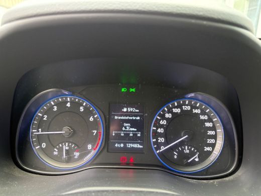 Hyundai Kona 1.0T ESSENSE | PLUS PACK | NL-AUTO! | CAMERA | ALL SEASON | NAVI | CLIMA | CRUISE | PARKEERSENSOR... ActivLease financial lease