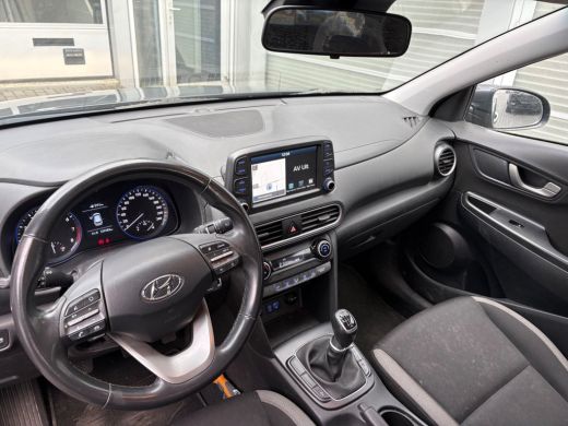 Hyundai Kona 1.0T ESSENSE | PLUS PACK | NL-AUTO! | CAMERA | ALL SEASON | NAVI | CLIMA | CRUISE | PARKEERSENSOR... ActivLease financial lease