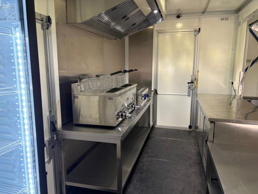 Iveco Daily 35S14 2.3 410 | Foodtruck | Patatwagen | Bakplaat | Verkoopwagen | Patatkraam | Eventtruck | Frie... ActivLease financial lease