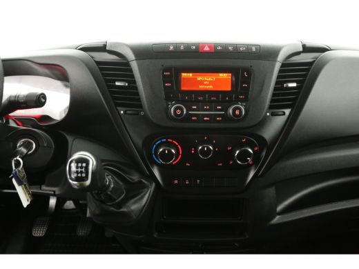 Iveco Daily 35S14 2.3 410 | Foodtruck | Patatwagen | Bakplaat | Verkoopwagen | Patatkraam | Eventtruck | Frie... ActivLease financial lease