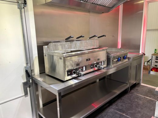 Iveco Daily 35S14 2.3 410 | Foodtruck | Patatwagen | Bakplaat | Verkoopwagen | Patatkraam | Eventtruck | Frie... ActivLease financial lease