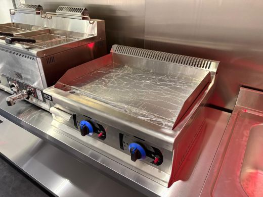 Iveco Daily 35S14 2.3 410 | Foodtruck | Patatwagen | Bakplaat | Verkoopwagen | Patatkraam | Eventtruck | Frie... ActivLease financial lease