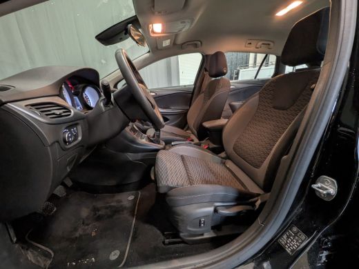 Opel Astra Sports Tourer 1.2 Edition | AGR-Stoel | CarPlay | Climate & Cruise C. | PDC V&A | Navi | LED | 16... ActivLease financial lease